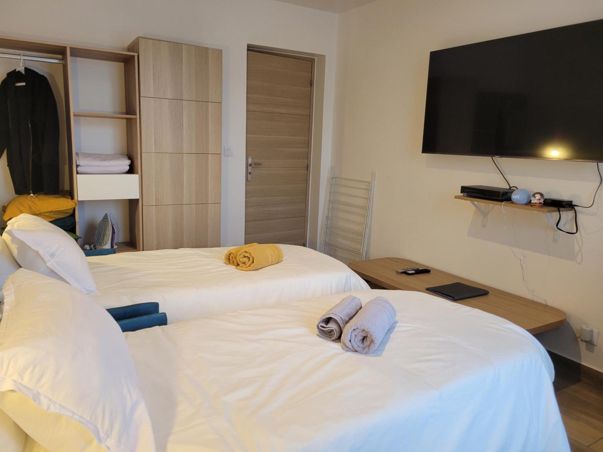 Amazing Apartment A Stone'S Throw From The City Of Lights - Paris Clichy Luaran gambar